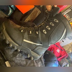 Mens snow / snowboard boots size 8